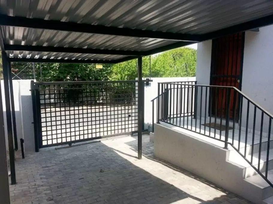 Spacious Garden Cottage Йоханесбург Екстериор снимка